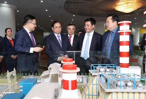 政府总理范明政：越南国家石油与天然气集团在保障国家能源安全中扮演重要角色 hinh anh 1