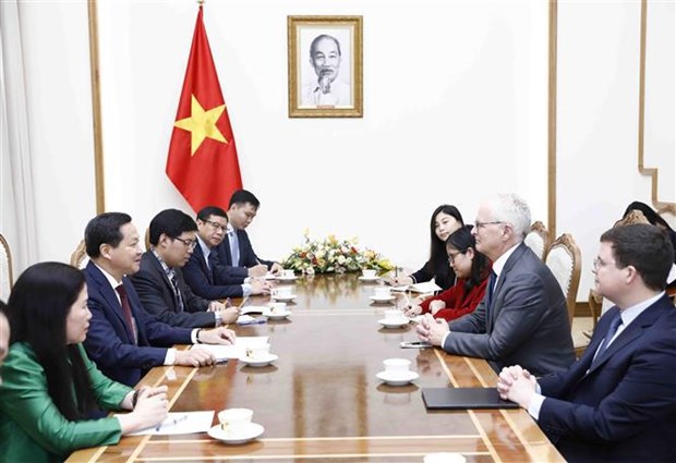越南政府副总理黎明慨希望美国半导体行业协会助力越南半导体产业的发展 hinh anh 1