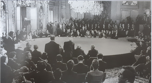 关于在越南结束战争恢复和平的《巴黎协定》签署50周年：谈判桌上的斗智（第二期） hinh anh 1