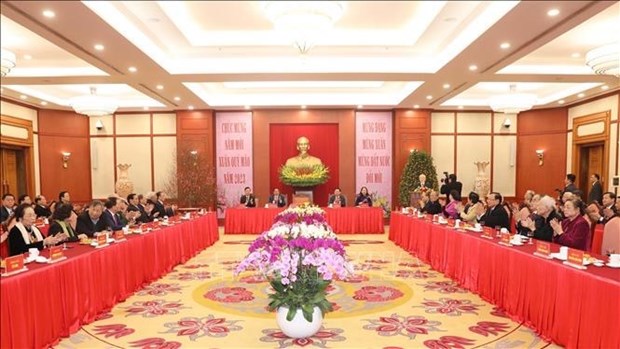越共中央总书记阮富仲向历届党和国家领导人致以新春的祝福 hinh anh 2
