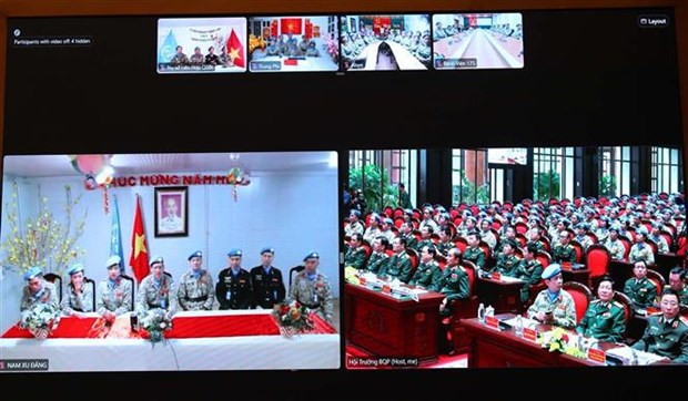 越南国防部与正在执行联合国维和任务的官兵举行视频会晤 hinh anh 1