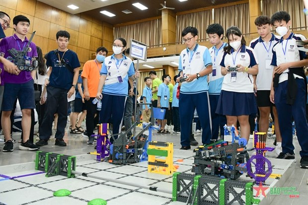 越南将派遣20支队参加2023 VEX 机器人世界锦标赛 hinh anh 1