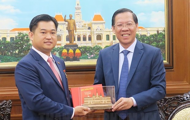 胡志明市人民委员会主席潘文买会见柬埔寨驻胡志明市总领事索达雷 hinh anh 1