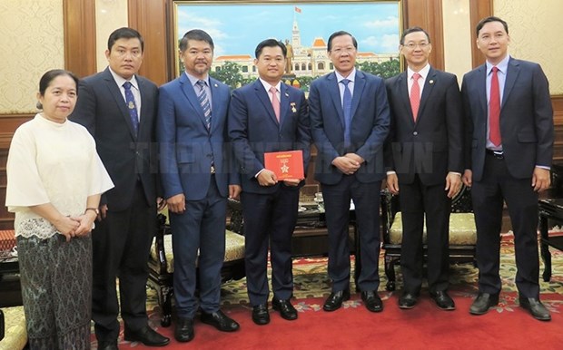 胡志明市人民委员会主席潘文买会见柬埔寨驻胡志明市总领事索达雷 hinh anh 2