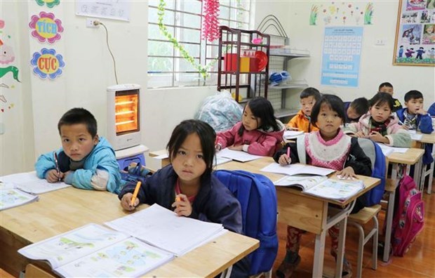 德国向越南山区学校提供纯水净化设备 hinh anh 1