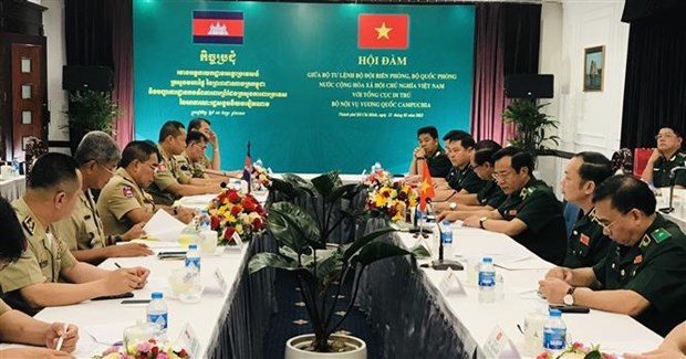 越南与柬埔寨加强边境保护与管理合作 hinh anh 1