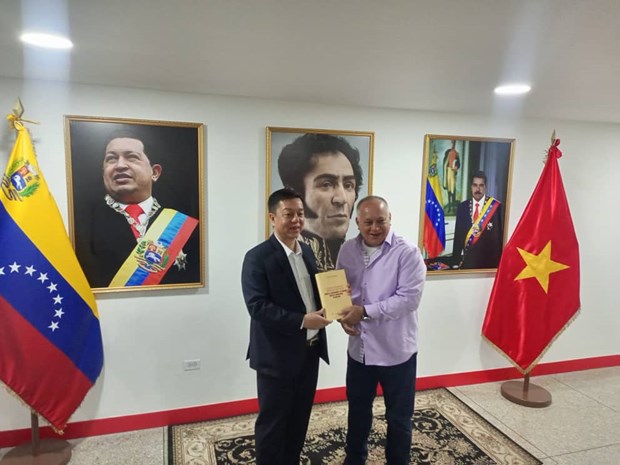 越南共产党代表团访问委内瑞拉 hinh anh 1