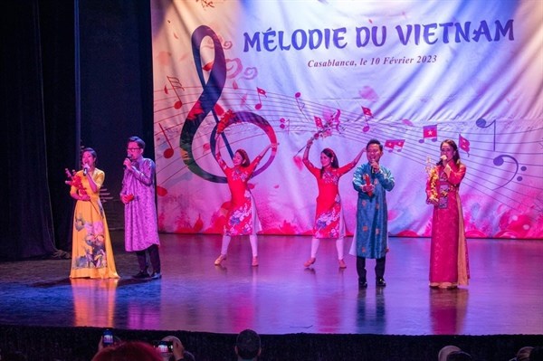 “越南旋律”音乐会在摩洛哥举行 展示越南的文化与风土人情 hinh anh 1