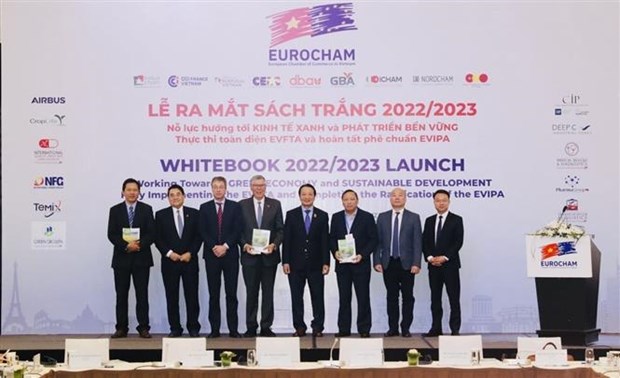 越南欧洲商会发表2022-2023年白皮书 hinh anh 2
