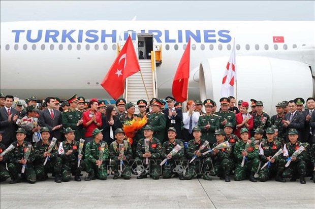越南人民军救援队完成土耳其救援任务 安全回国 hinh anh 1