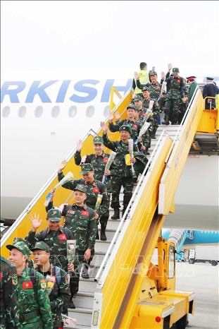 越南人民军救援队完成土耳其救援任务 安全回国 hinh anh 3