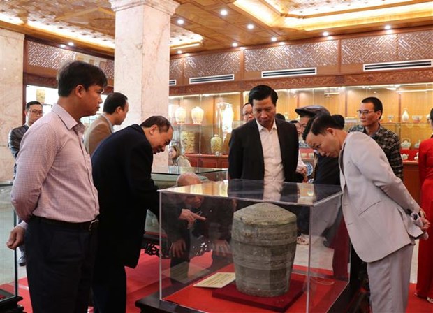 东山文化青铜罐被公认为国家级宝物决定正式公布 hinh anh 2