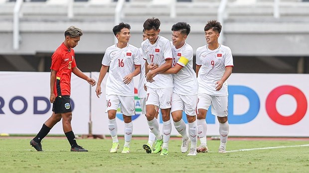 2023年亚足联U20亚洲杯总决赛：越南队进行首场训练 为备战澳大利亚队做足准备 hinh anh 1