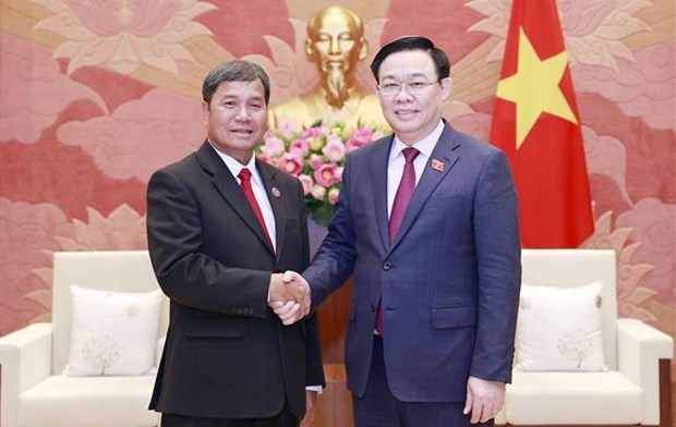 越南国会主席 王廷惠会见老挝国会副主席坎百·丹拉 hinh anh 1