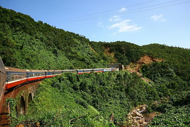 南北列车是“探索越南的最佳方式” hinh anh 1