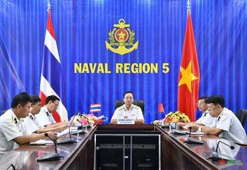 越南海军第五区与泰国海军第二区举行视频会谈 hinh anh 1