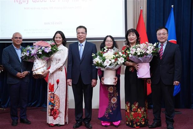 越南驻多国大使馆举行3·8国际妇女节庆祝活动 hinh anh 2