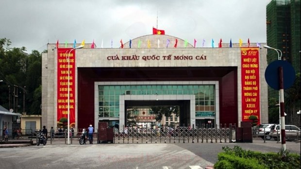 越南广宁省为迎接经陆路口岸入境的国际游客团做好准备 hinh anh 1