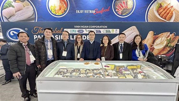 越南海鲜水产品在北美水产品博览会上受参展者的关注 hinh anh 2