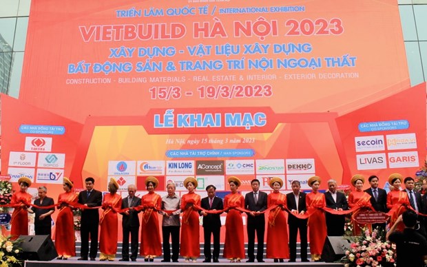 2023年河内建筑建材展览会吸引350多家国内外企业参展 hinh anh 1