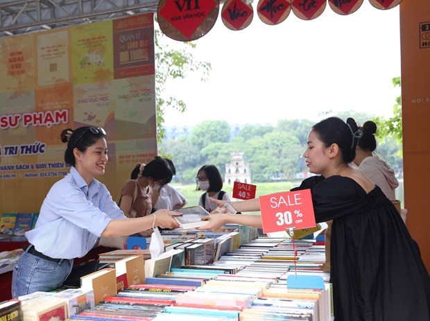 2023年第二届越南图书和阅读文化日正式启动 hinh anh 1