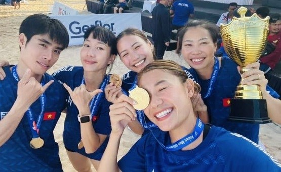 越南女子手球队在2023年亚洲沙滩手球锦标赛夺冠 hinh anh 1