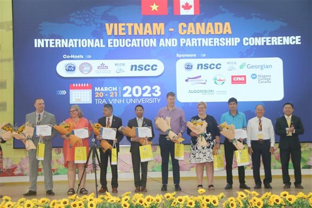 越南与加拿大促进在职业培训与教育领域的可持续伙伴关系 hinh anh 1