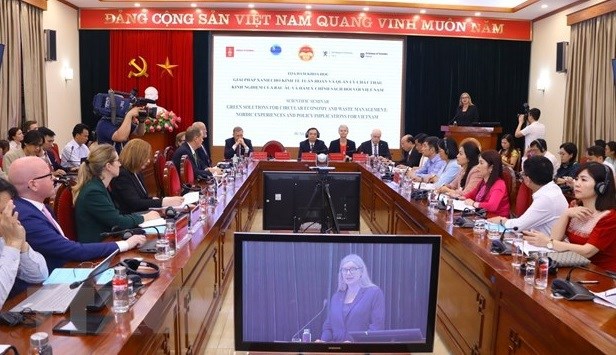 北欧国家与越南分享发展循环经济的经验和措施 hinh anh 1