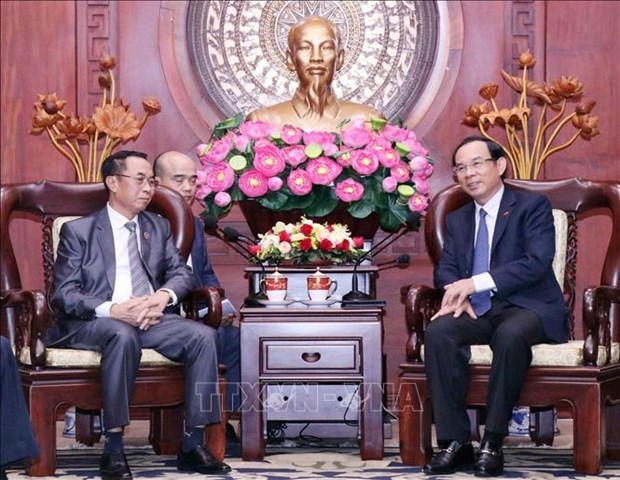 胡志明市领导会见老挝国会司法委员会主任 hinh anh 1