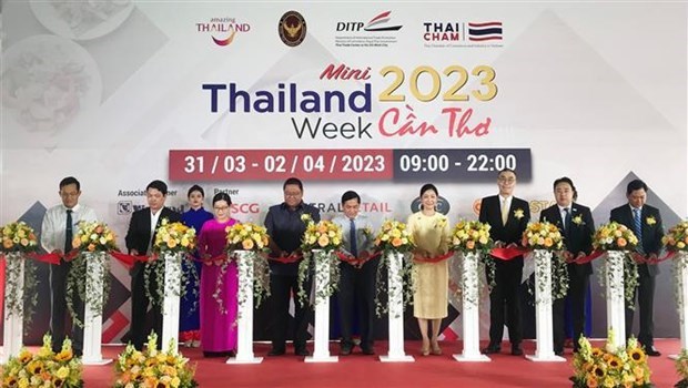2023“泰国商品周”展销会在芹苴市正式开幕 hinh anh 1