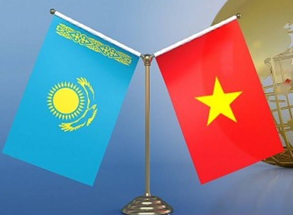 越南政府总理和国会主席向哈萨克斯坦总理和议会下院议长致贺电 hinh anh 1