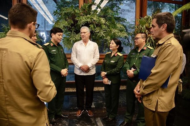 古巴国家主席申明始终重视与越南在各方面的合作关系 hinh anh 2
