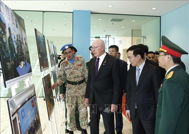 越南国家主席武文赏与澳大利亚总督戴维造访越南维和局 hinh anh 2