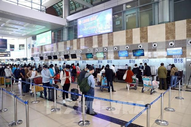 越南航空局增加新山一机场的航班班次 满足假期旅客出行需求 hinh anh 1