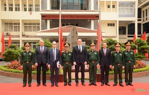 越南与俄罗斯加强科学技术合作 hinh anh 1