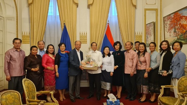 越南驻法国大使馆祝贺老挝2023年传统新年 hinh anh 1
