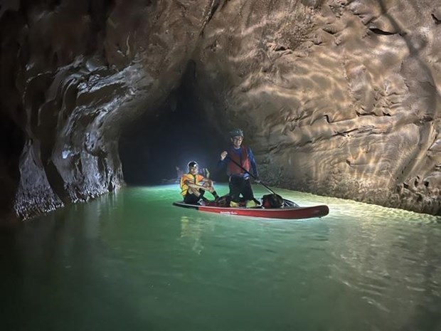 广平省发现22个新洞穴 当地旅游部门将其打造成新旅游景点 hinh anh 2