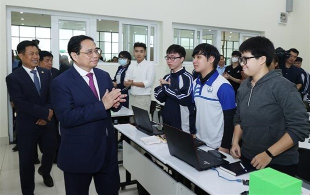 范明政总理：教育培训必须与国家发展紧紧联系在一起 hinh anh 1