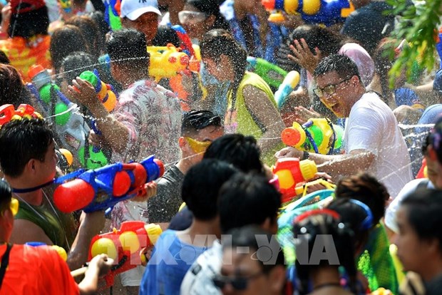 2023年泼水节泰国民众和外国游客花费185亿泰铢 hinh anh 1