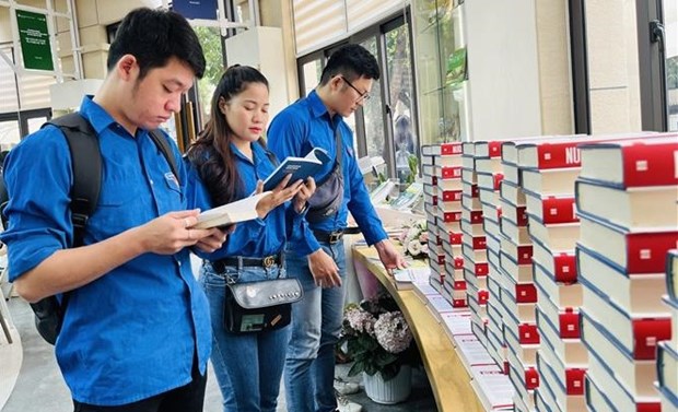 越南举行2022年第二届图书和阅读文化日活动 hinh anh 1