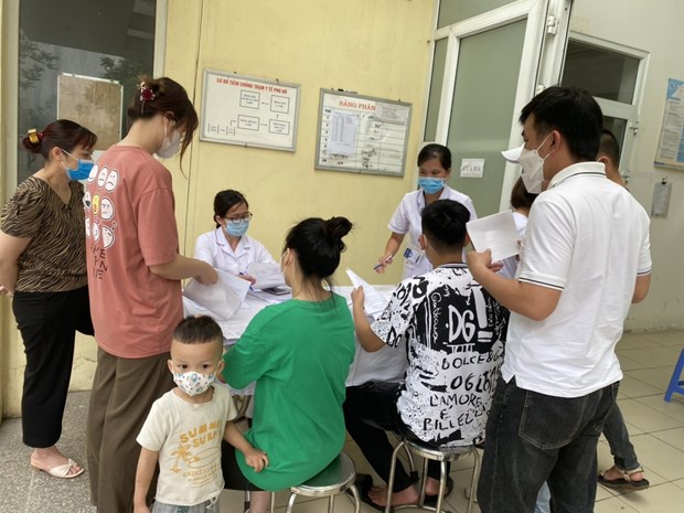 新冠肺炎疫情：4月25日越南新增确诊病例为2501例 hinh anh 1