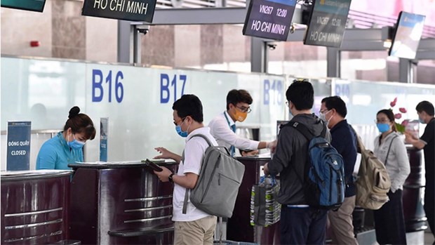 2023年前4月越南各航空港旅客吞吐量增长55% hinh anh 1