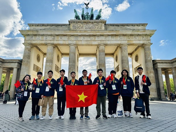 河内学生在国际数学奥林匹克竞赛中获得5枚金牌 hinh anh 1