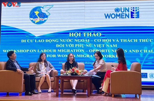 出国务工—越南妇女的机遇和挑战研讨会在河内举行 hinh anh 1