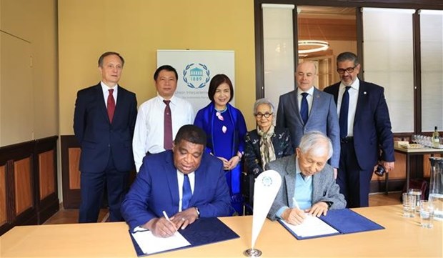 科学教育跨行业国际中心与各国议会联盟签署合作协议 hinh anh 2