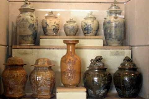 国际博物馆日：钵场古陶瓷专题展在国家历史博物馆举行 hinh anh 1
