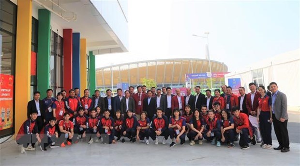 第32届东运会：越南举重运动员阮国全打破3项运动会记录夺金 hinh anh 2