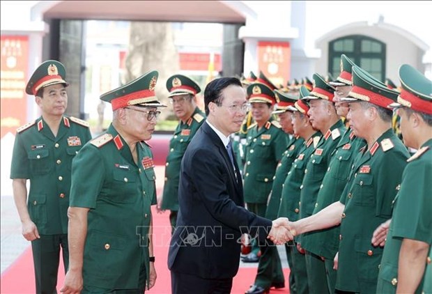 越南国家主席武文赏向国防部第二号总局授予一等军功勋章 hinh anh 1
