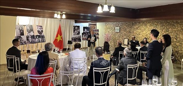 越南驻巴西大使馆举行胡志明主席诞辰133周年纪念活动 hinh anh 1