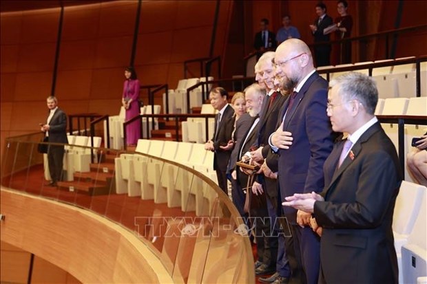 越南国会主席王廷惠会见捷克众议院副议长扬·巴尔托谢克 hinh anh 2
